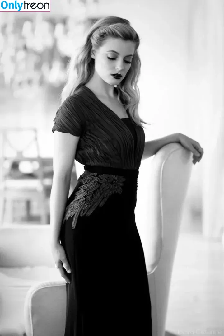 Gillian Jacobs nude photo #0183 (gillianjacobsofficial)