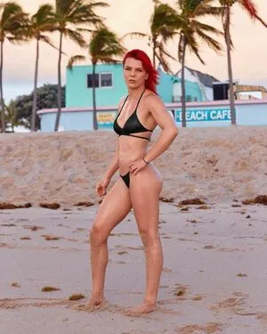 Gillian Robertson / masterrobertson / savage_ufc nude photo #0013