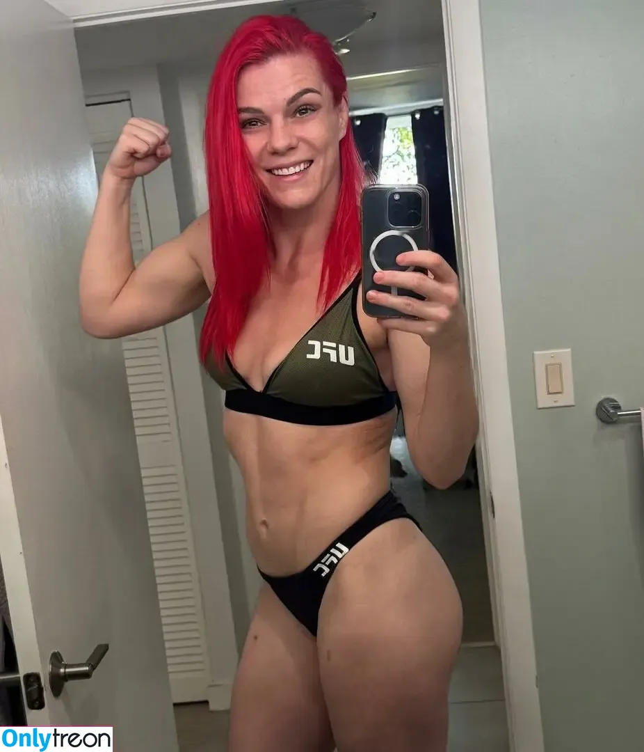 Gillian Robertson nude photo #0032 (masterrobertson / savage_ufc)