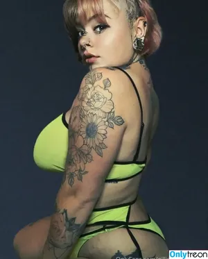 GillianJuggs / gillisbeenaughty / mom.mamilky nude photo #0004