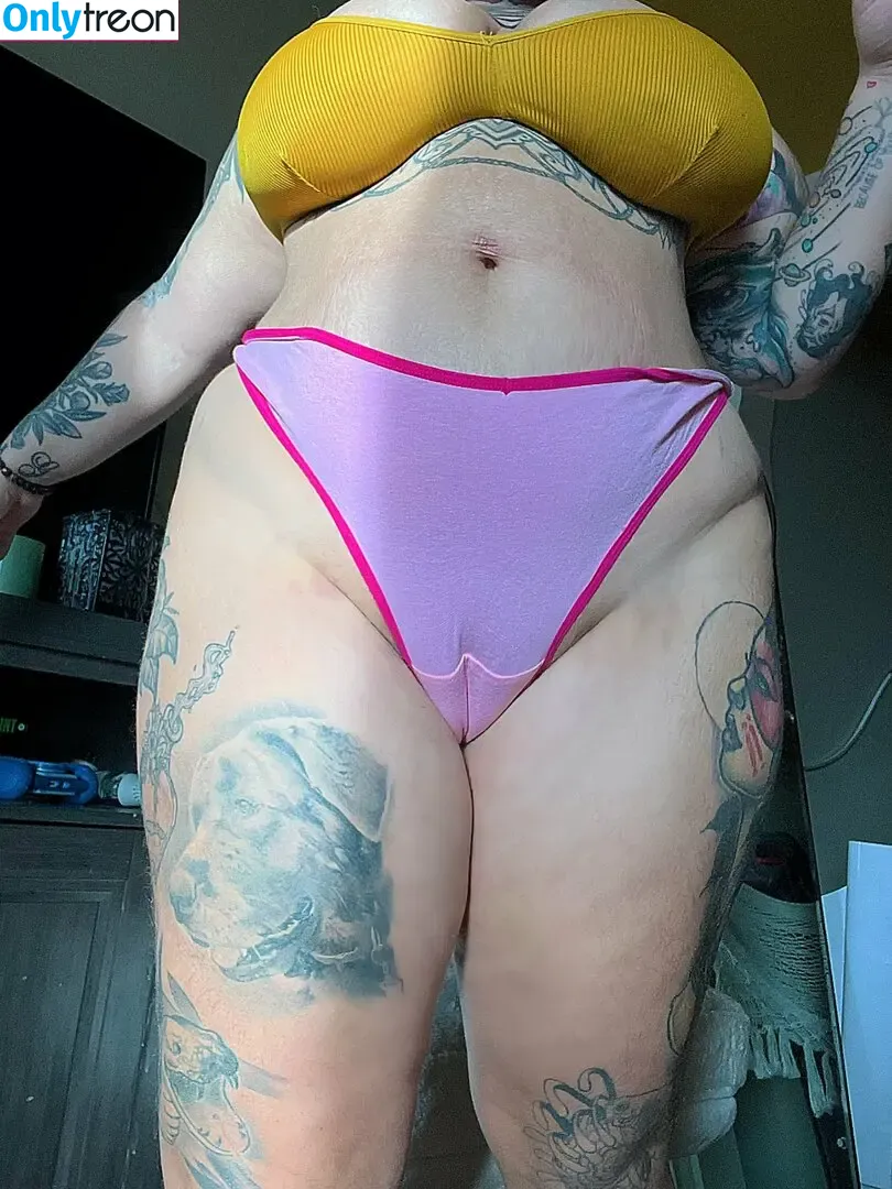 GillianJuggs nude photo #0011 (gillisbeenaughty / mom.mamilky)