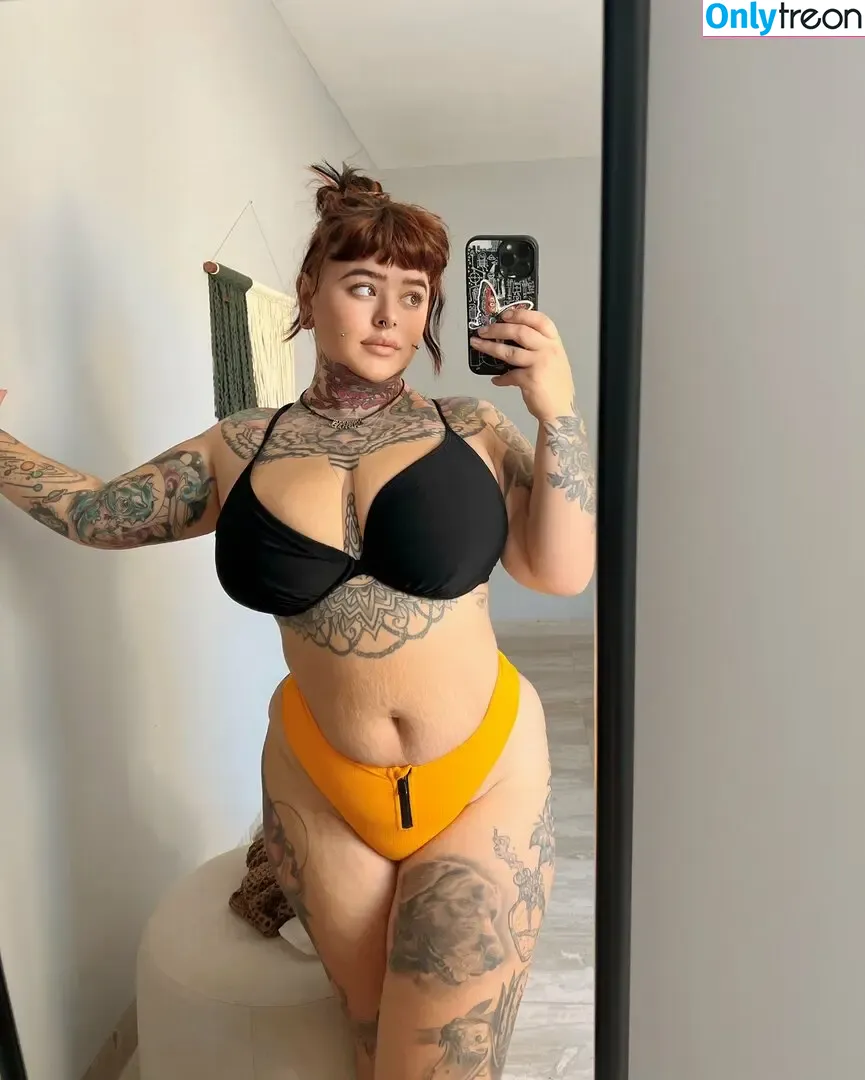 GillianJuggs nude photo #0027 (gillisbeenaughty / mom.mamilky)