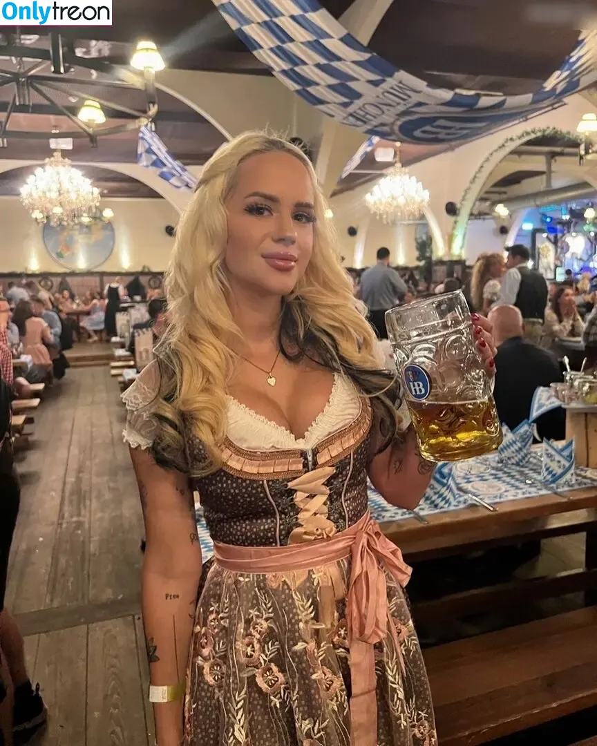 Gina Beckmann голая photo #0001 (basic_gina)