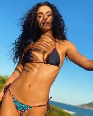 Giovana Cordeiro / cordeirogi фото голая #0083