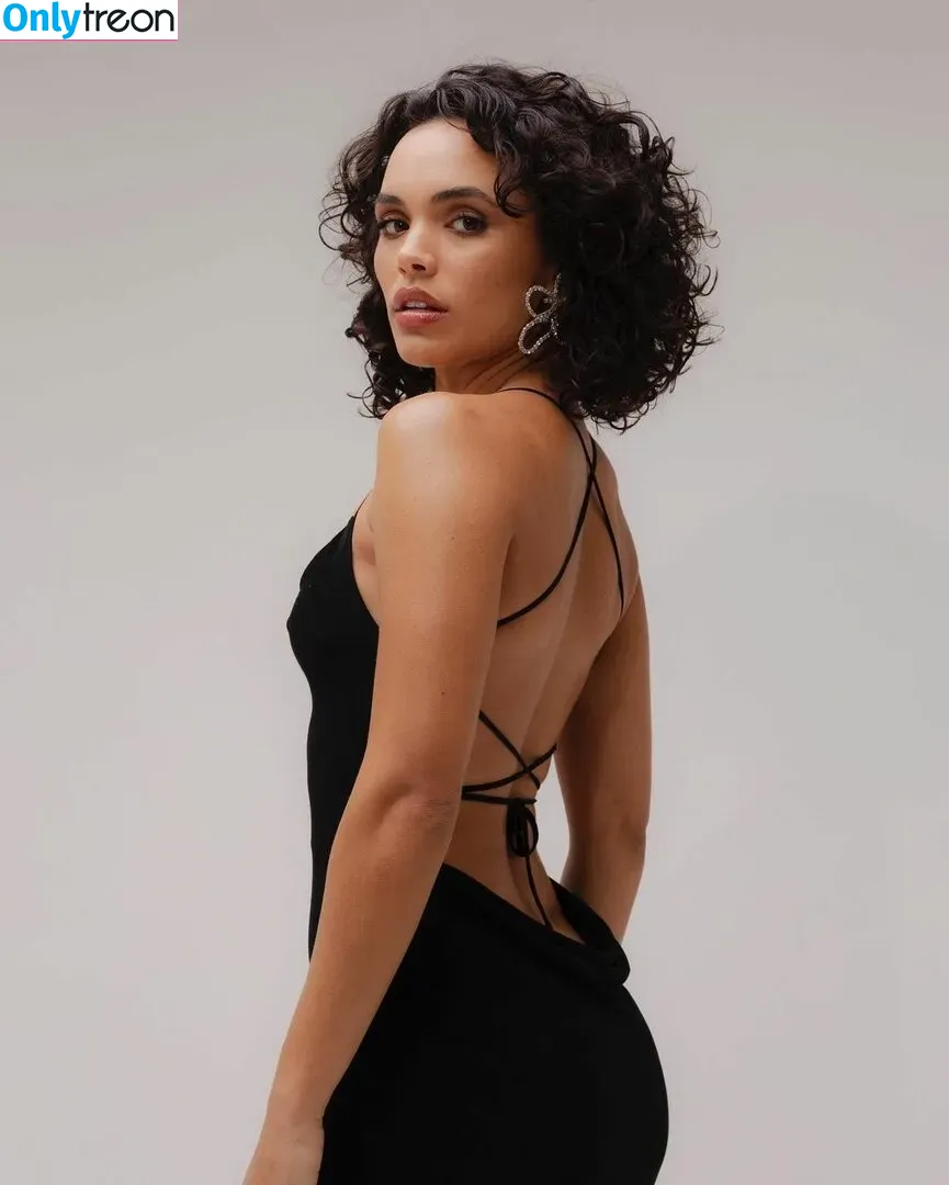 Giovana Cordeiro голая photo #0050 (cordeirogi)