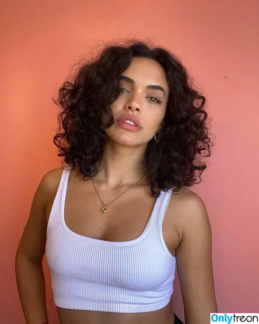 Giovana Cordeiro голая photo #0070 (cordeirogi)