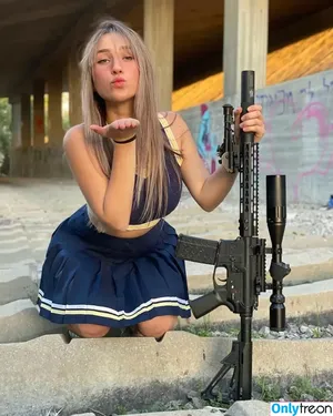 Girls With Guns / Firearms / mia.nicole.23 / wifi_diaries фото голая #0583