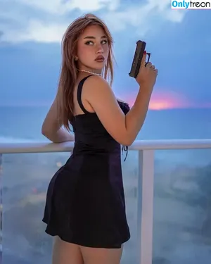 Girls With Guns / Firearms / mia.nicole.23 / wifi_diaries фото голая #0606