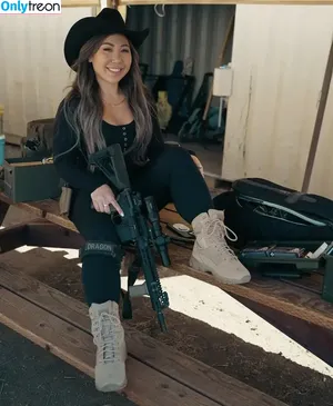 Girls With Guns / Firearms / mia.nicole.23 / wifi_diaries фото голая #0668