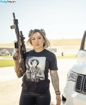 Girls With Guns / Firearms / mia.nicole.23 / wifi_diaries фото голая #0670