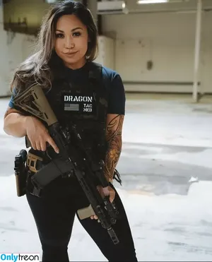 Girls With Guns / Firearms / mia.nicole.23 / wifi_diaries фото голая #0671