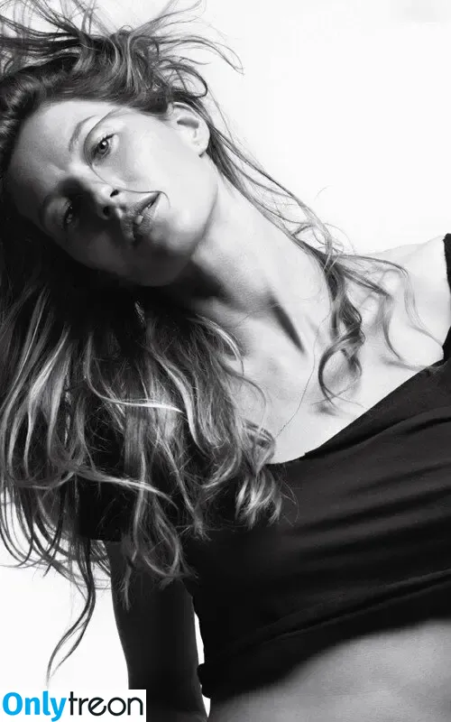 Gisele Bündchen голая photo #0309 (gisele / giseleofficial)