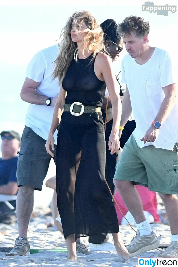 Gisele Bündchen голая photo #0056 (gisele)