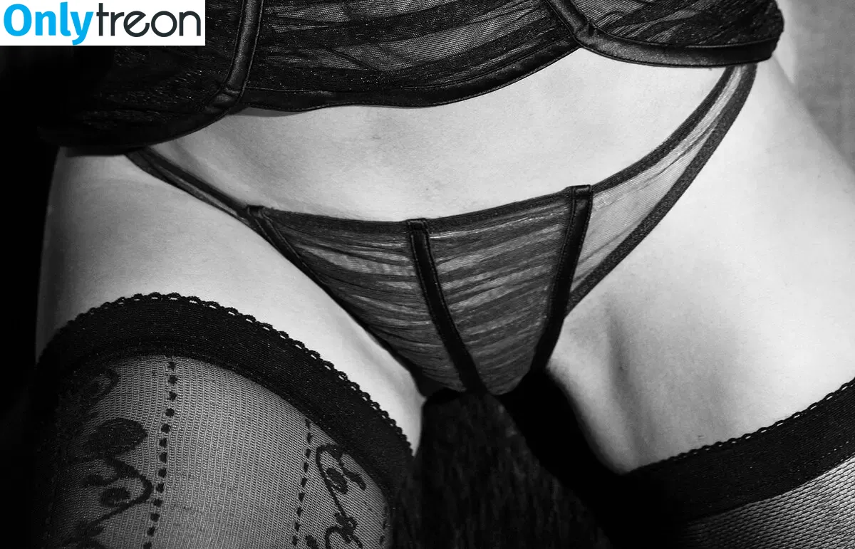 Giselle Itié nude photo #0021 (gitie)