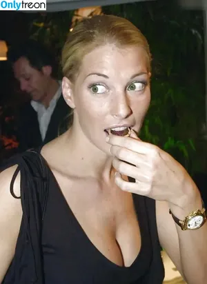 Giulia Siegel / giuliasiegel nude photo #0021
