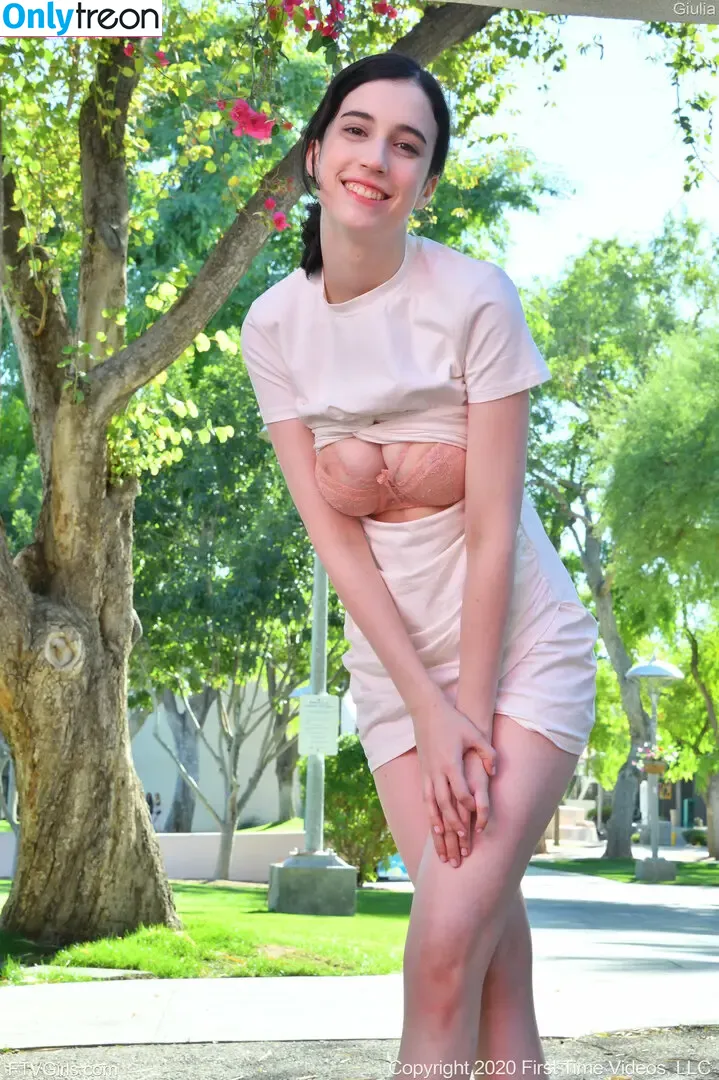 Giulia Wylde nude photo #0508 (Neon_Felix / giulia_wylde / giulielle16 / neon_felix57)