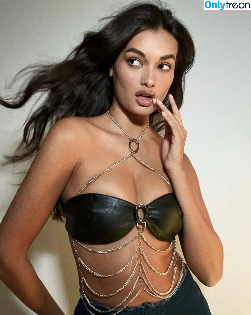 Gizele Oliveira голая photo #0005 (giizeleoliveira)