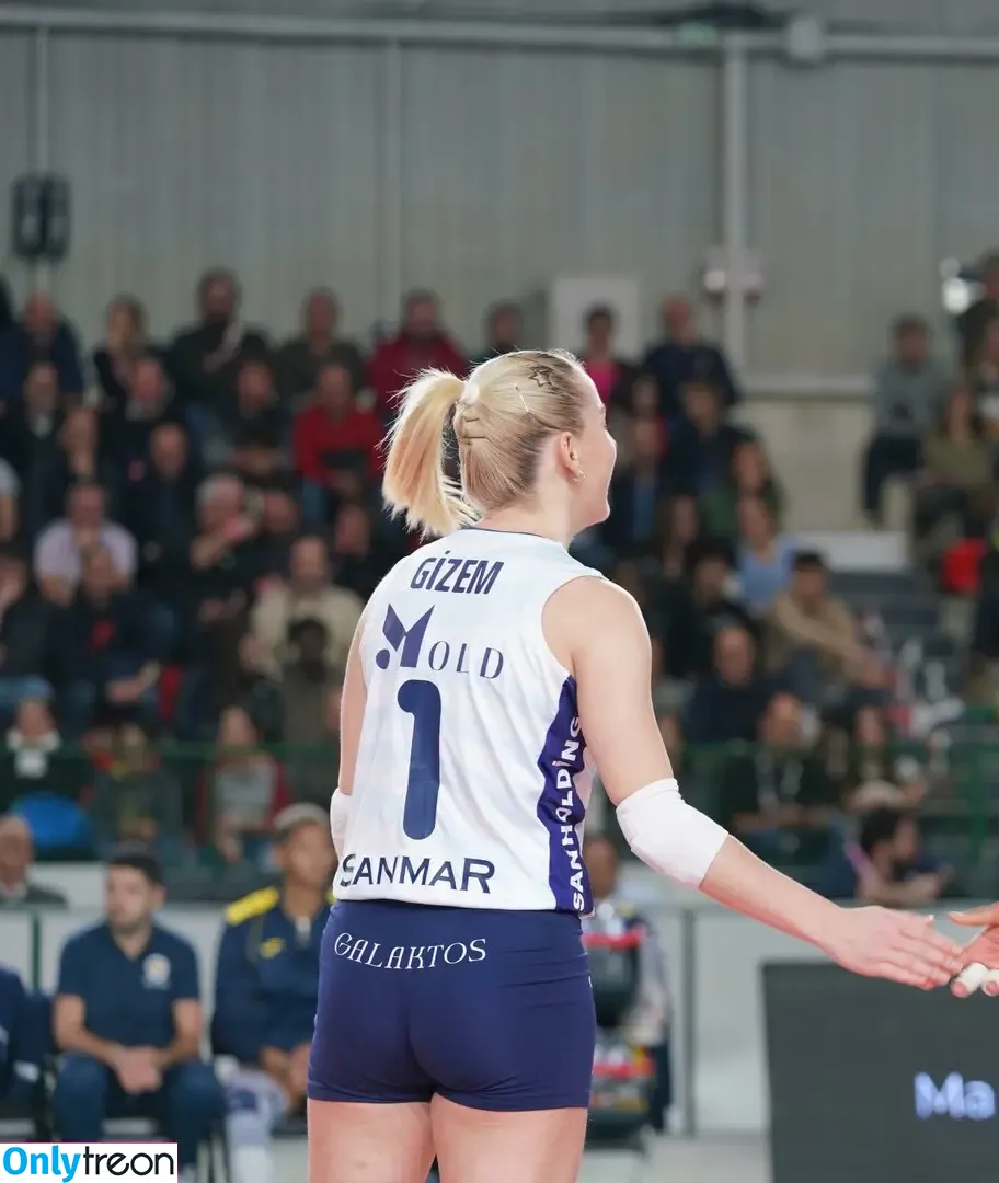 Gizem Örge голая photo #0002 (gizemorge)