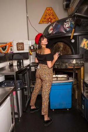 Gizzi Erskine / gizzierskine фото голая #0029