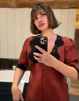 Gizzi Erskine / gizzierskine фото голая #0102