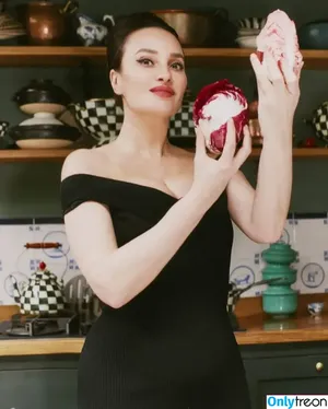 Gizzi Erskine / gizzierskine nude photo #0247