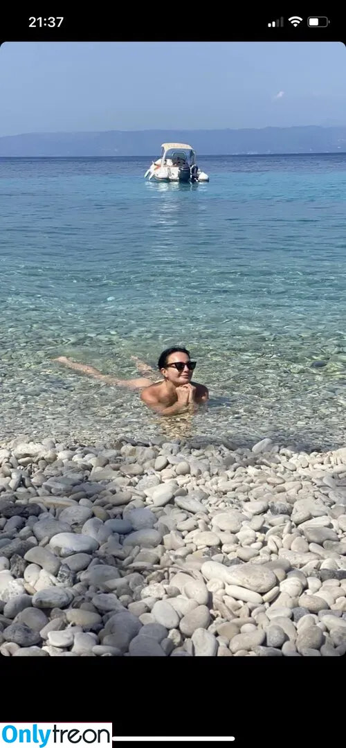 Gizzi Erskine голая photo #0014 (gizzierskine)