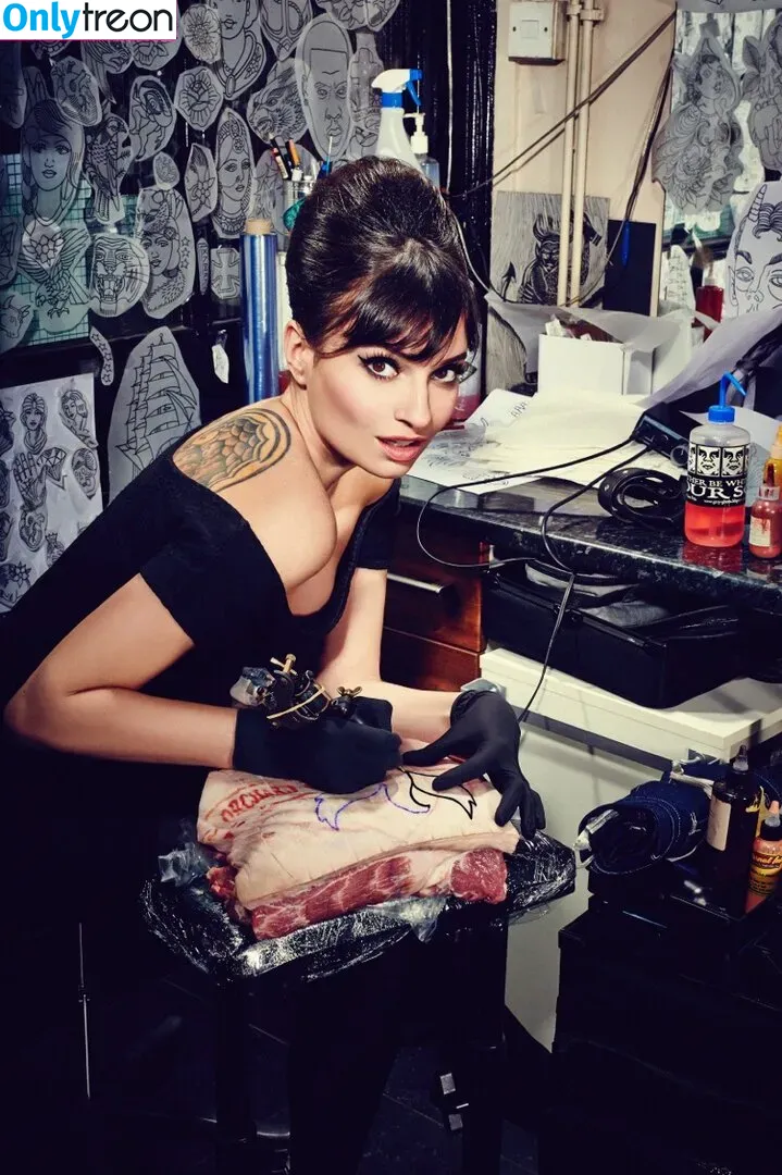 Gizzi Erskine голая photo #0028 (gizzierskine)