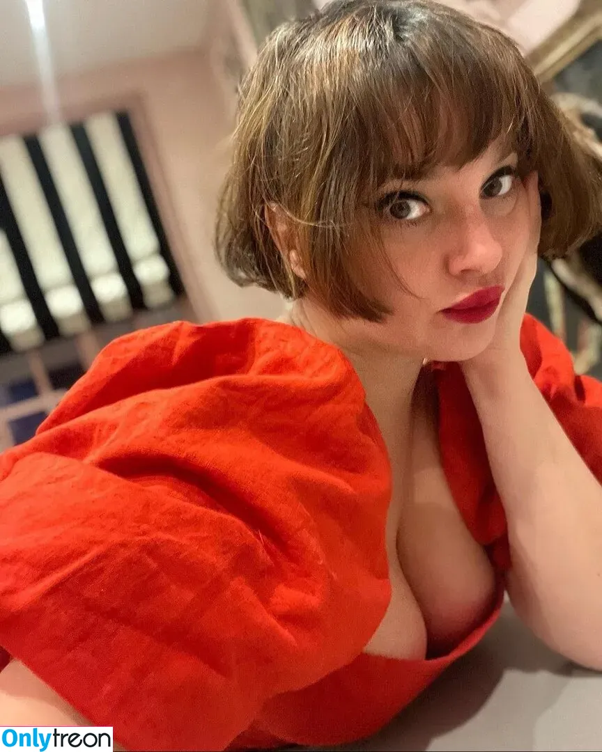 Gizzi Erskine голая photo #0068 (gizzierskine)