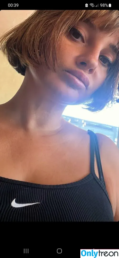 Gizzi Erskine голая photo #0083 (gizzierskine)