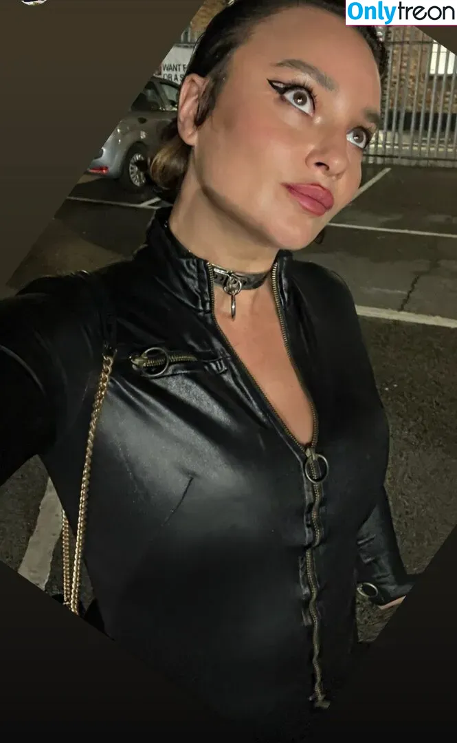 Gizzi Erskine голая photo #0097 (gizzierskine)