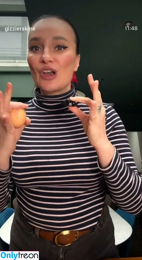 Gizzi Erskine голая photo #0255 (gizzierskine)