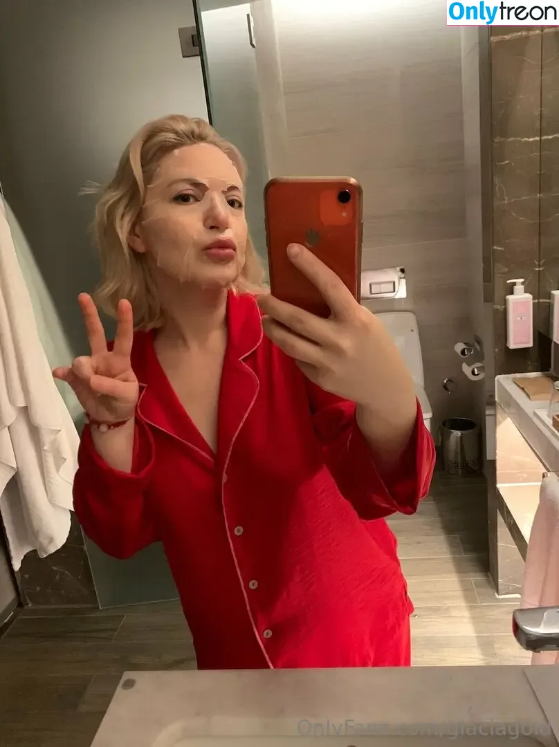 Glaciagold nude photo #0073 (theglasgoldgroup)