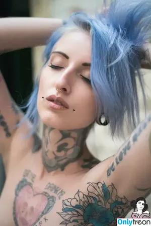 gladycesuicide / Gladyce / gladycefavour фото голая #0941