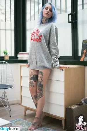 gladycesuicide / Gladyce / gladycefavour фото голая #0955