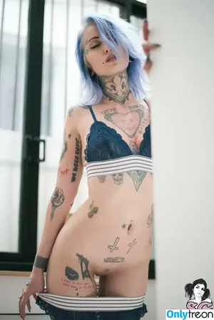 gladycesuicide / Gladyce / gladycefavour фото голая #0963