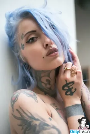 gladycesuicide / Gladyce / gladycefavour фото голая #0970