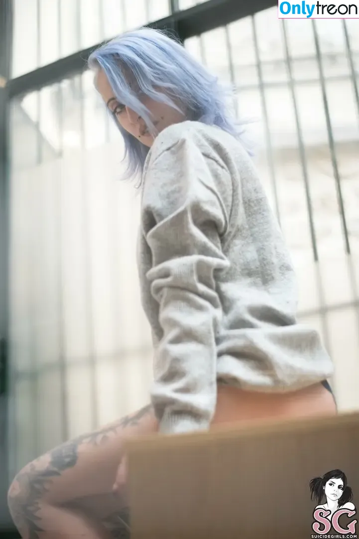gladycesuicide голая photo #0953 (Gladyce / gladycefavour)