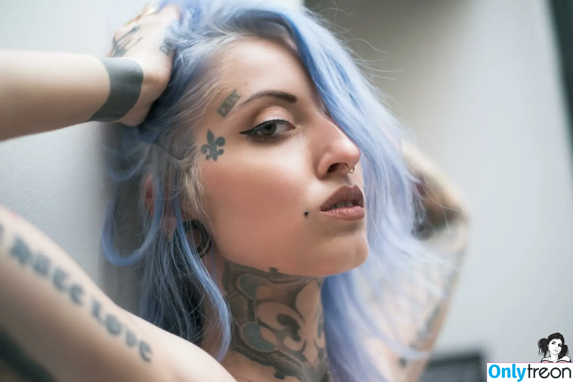 gladycesuicide голая photo #0968 (Gladyce / gladycefavour)