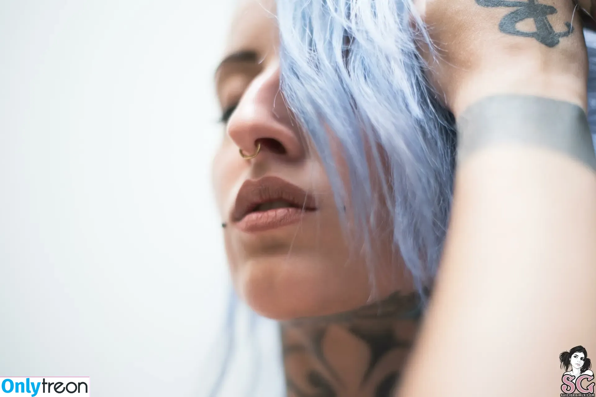 gladycesuicide голая photo #0969 (Gladyce / gladycefavour)