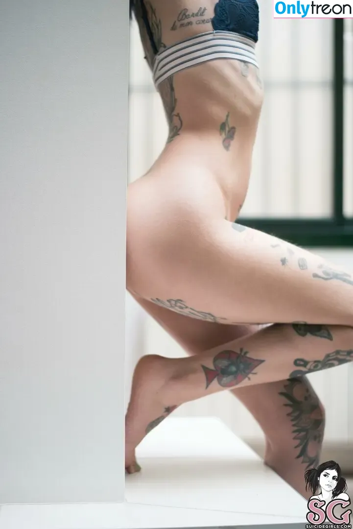 gladycesuicide голая photo #0972 (Gladyce / gladycefavour)
