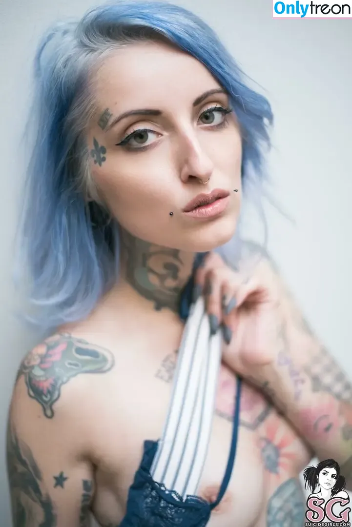 gladycesuicide nude photo #0981 (Gladyce / gladycefavour)