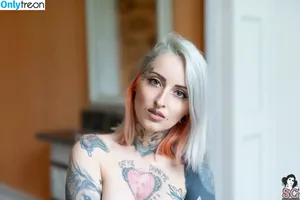 gladycesuicide / Gladyce / gladycefavour фото голая #1033