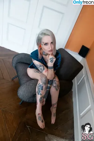 gladycesuicide / Gladyce / gladycefavour фото голая #1043