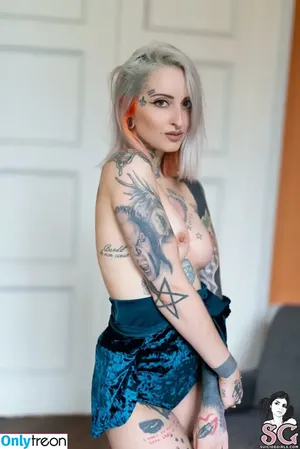 gladycesuicide / Gladyce / gladycefavour фото голая #1055