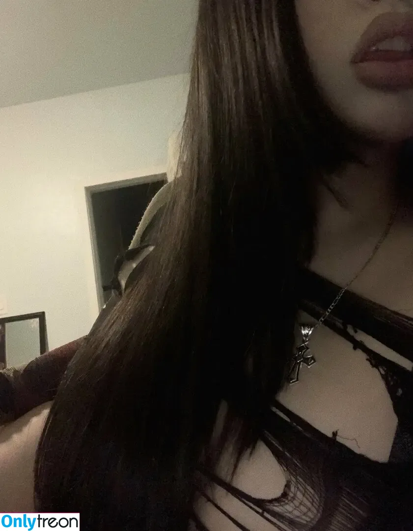 glistenlovve nude photo #0006 (lesglisten111 / love_ramayrat)
