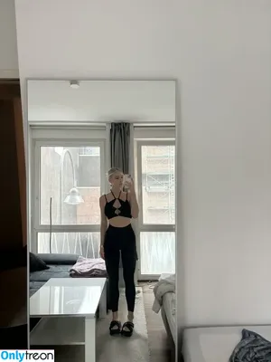 GlitteryGrace19 / Emmy Blum / emmy.blum / guiltywerewolf nude photo #0004