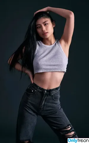 Gloria Tang / gloriatvng nude photo #0008