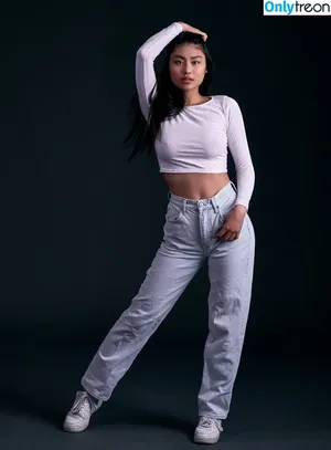 Gloria Tang / gloriatvng nude photo #0009