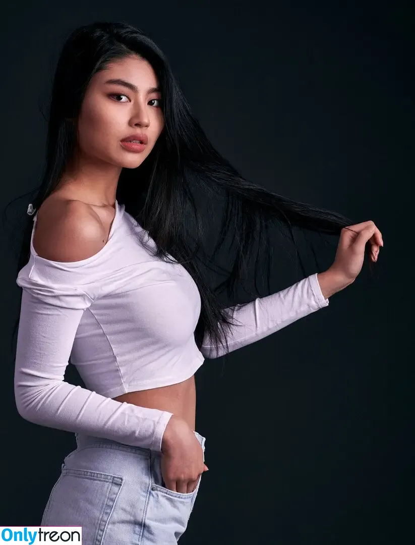 Gloria Tang голая photo #0013 (gloriatvng)