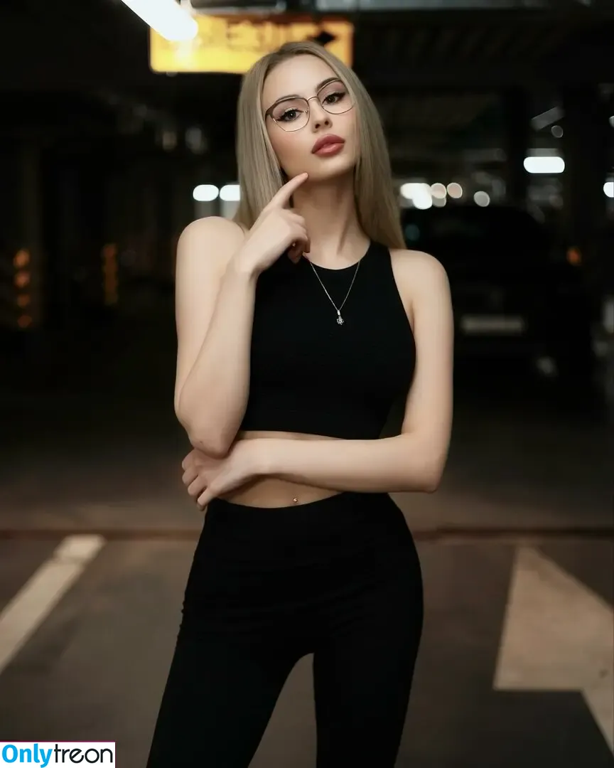 GloriaMatvien nude photo #0201 (GloriaMatvien)